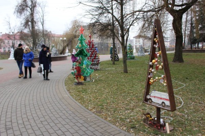 Білоруси почали виготовляти новорічні ялинки із ковбаси