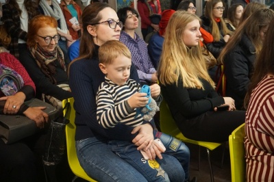 У Чернівцях презентували книжку «Кумедне з Буковини» - фото