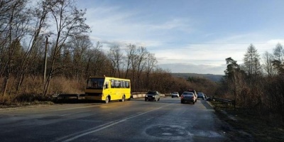 На Тернопільщині шкільний автобус потрапив у смертельну ДТП