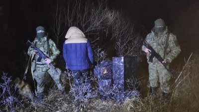 Без документів, але з контрабандою: на Буковині затримали п'ятьох порушників кордону