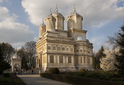 Невідома Буковина: коли куполи Миколаївської церкви стали «покрученими»