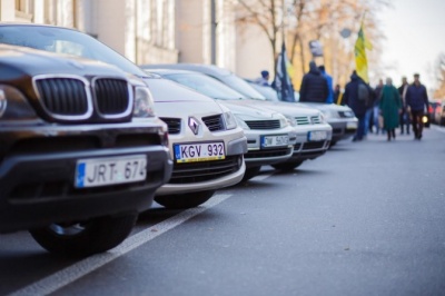 Нардепи відклали запровадження нових штрафів для євроблях