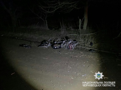 Смертельна ДТП на Буковині: позашляховик врізався в мопед, що рухався без увімкнених фар