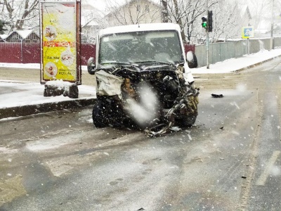 У Мамаївцях сталася ДТП за участю 4 автомобілів: постраждав один з водіїв – фото