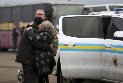 Обвинувачений у вбивстві Захарченка, медсестра, бізнесмен: кого звільнили з полону ОРДЛО