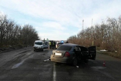 ДТП біля АЗС на Буковині: двоє людей в лікарні - фото