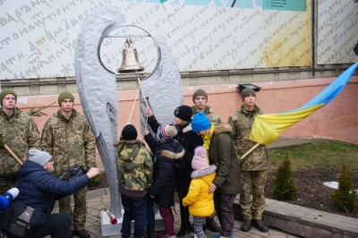 У Чернівцях вшанували пам'ять загиблих "кіборгів" - фото