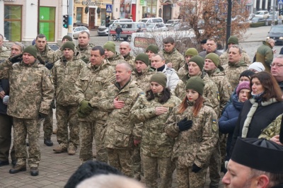 У Чернівцях вшанували пам'ять загиблих "кіборгів" - фото