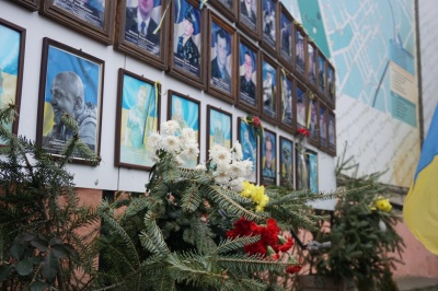 У Чернівцях вшанували пам'ять загиблих "кіборгів" - фото