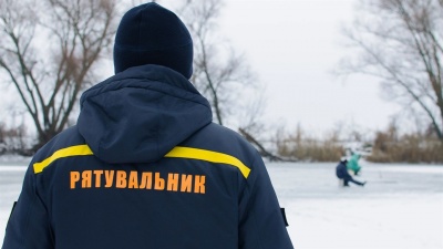 У Чернівцях рятувальники попередили про тонку кригу на озері парку "Жовтневий"