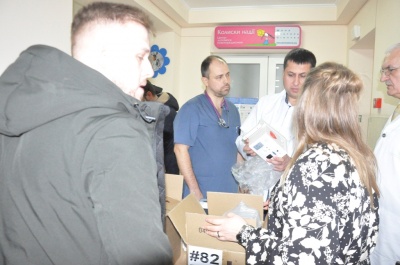 Чернівецькій обласній дитячій лікарні передали сучасне медичне обладнання