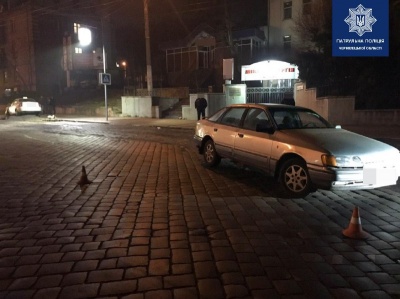 Вночі в центрі Чернівців п'яний водій зіткнувся з таксі й намагався втекти