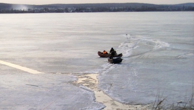 Троє дітей провалились під лід і потонули