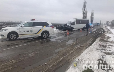 На Херсонщині легковик протаранив автобус. Троє загиблих