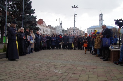 «Не можемо звикнути без нього»: у Чернівцях вшанували пам’ять Владислава Трепка, який 5 років тому загинув у АТО