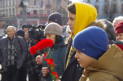 «Не можемо звикнути без нього»: у Чернівцях вшанували пам’ять Владислава Трепка, який 5 років тому загинув у АТО