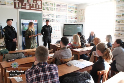 Хочете записатися на курси водіння? Що пропонують автошколи у м. Чернівці?*