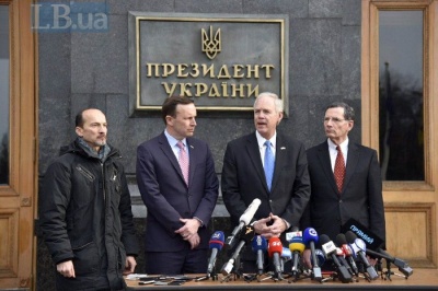 Американські сенатори провели зустріч із Зеленським і пообіцяли допомагати Україні