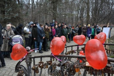 Як відсвяткували День закоханих у Чернівцях - фото