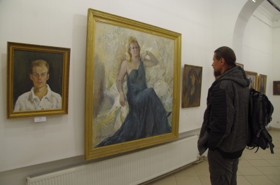Відновив 300 старовинних ікон і картин: у Чернівцях відкрили ювілейну виставку художника Володимира Краснова - фото