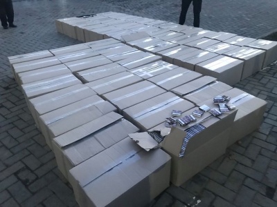 На Буковині виявили контрафактні цигарки, які замаскували під горіхи
