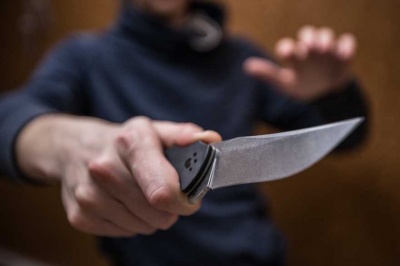 На Буковині чоловіку встромили ножа у живіт, постраждалий в реанімації
