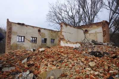 «Завод зруйнували впень»: колишній цукрокомбінат на Буковині може призвести до екологічного лиха