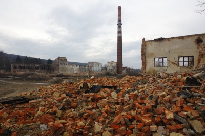 «Завод зруйнували впень»: колишній цукрокомбінат на Буковині може призвести до екологічного лиха