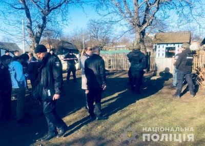 Подвійне вбивство на Буковині: чоловік вбив дружину сокирою та задушив півторарічну дитину