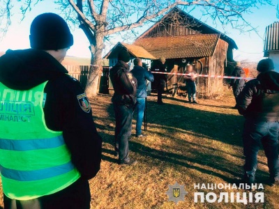 Подвійне вбивство на Буковині: чоловік пояснив, чому вбив дружину і задушив доньку