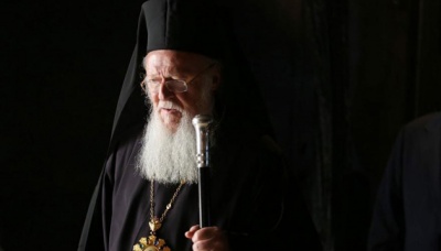Вселенський патріарх Варфоломій наказав припинити служби в церквах до квітня