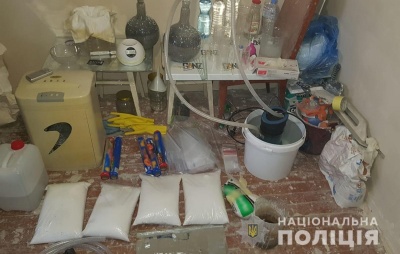 У Чернівцях затримали двох молодиків, які влаштували підпільну нарколабораторію - фото
