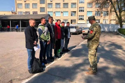 Президент переніс призов на строкову службу