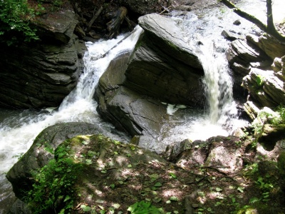 Невідома Буковина: Королівський водоспад із кришталево чистою водою