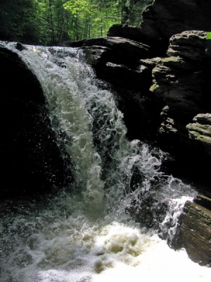 Невідома Буковина: Королівський водоспад із кришталево чистою водою