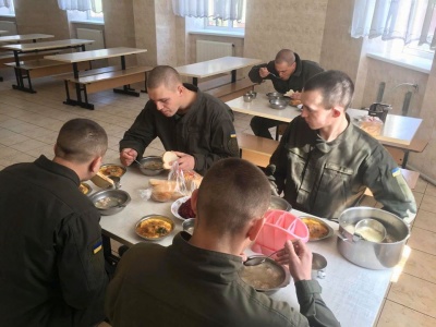 На Буковині заклади освіти передали продукти інтернатам