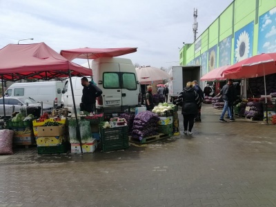 У Чернівцях сьогодні працювала більшість продуктових ринків попри рішення обласної влади