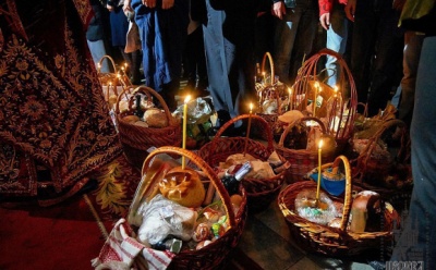 Великдень онлайн: Пасхальне богослужіння в Соборі Успення Пресвятої Богородиці Чернівців 