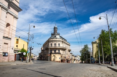 Чернівці безлюдні: вулиці міста порожніють через карантин і Великдень – фото