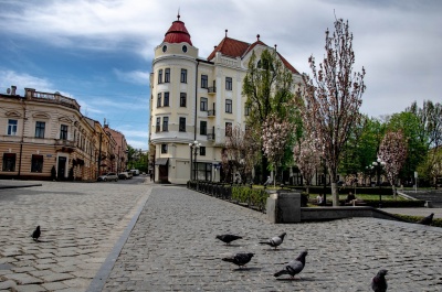 Чернівці безлюдні: вулиці міста порожніють через карантин і Великдень – фото