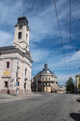 Чернівці безлюдні: вулиці міста порожніють через карантин і Великдень – фото