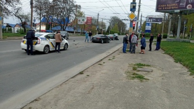 У Чернівцях водій з ознаками сп’яніння врізався у легковик – фото