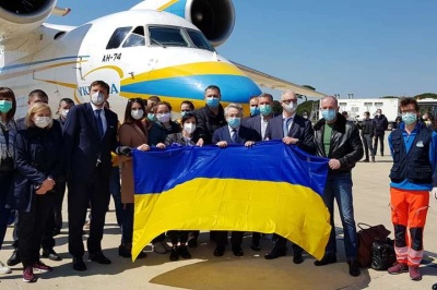 Українські медики залишаться в Італії ще на тиждень
