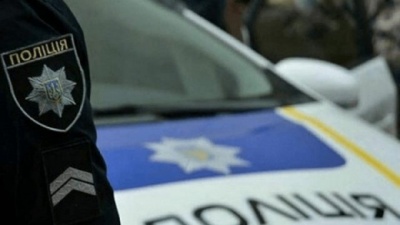 У Чернівцях у спальному районі у чоловіка вилучили зброю