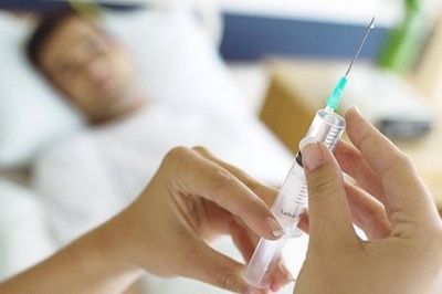 У Великій Британії починають випробування на людях вакцини від COVID-19