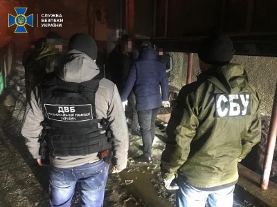 На Буковині судитимуть двох поліцейських, які торгували наркотиками