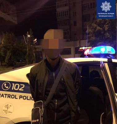 У Чернівцях патрульні оперативно знайшли автомобіль, який перебував в угоні