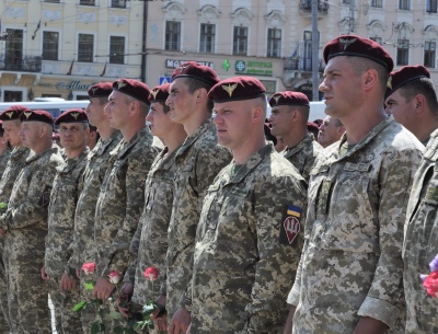 Буковинців запрошують до «князівської» піхоти: зарплата – від 15 тисяч