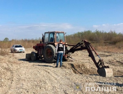 На Буковині судитимуть чоловіка за незаконний видобуток гравію