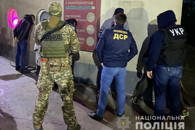 У центрі Києва намагалися вбити наркоторговця з Чорногорії. Кілерів затримали в Одесі